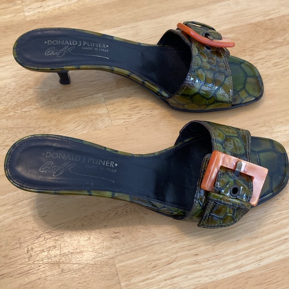 Women’s Donald J Pliner Italian Shoes - Picture 2 of 7